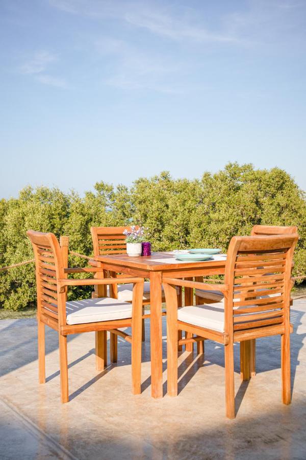 Luxury tent Pura Eco Retreat, Jubail Island